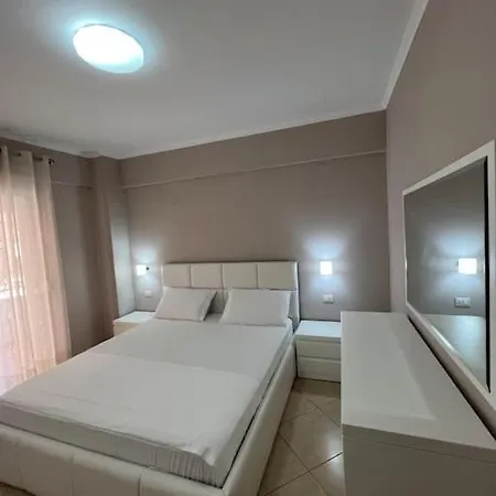 Cozy Getaway In Saranda, Access Apartment *