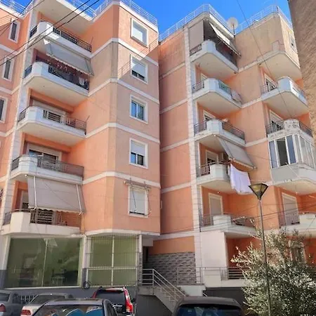 Cozy Getaway In Saranda, Access Apartment